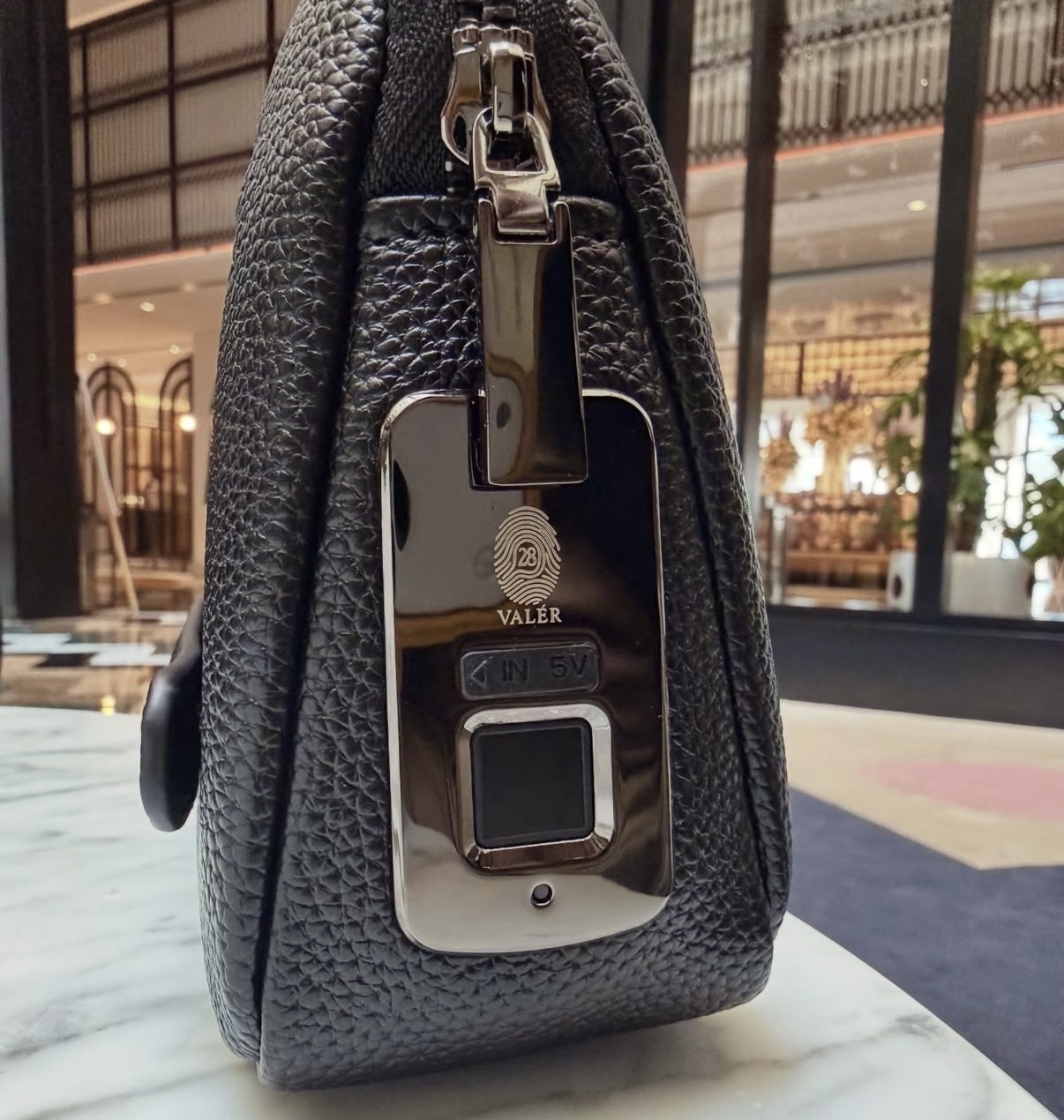28 VALÉR leather bag 1